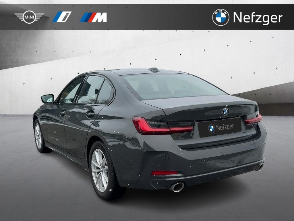 BMW 320 i xDrive Limousine Park-Assistenzsystem
