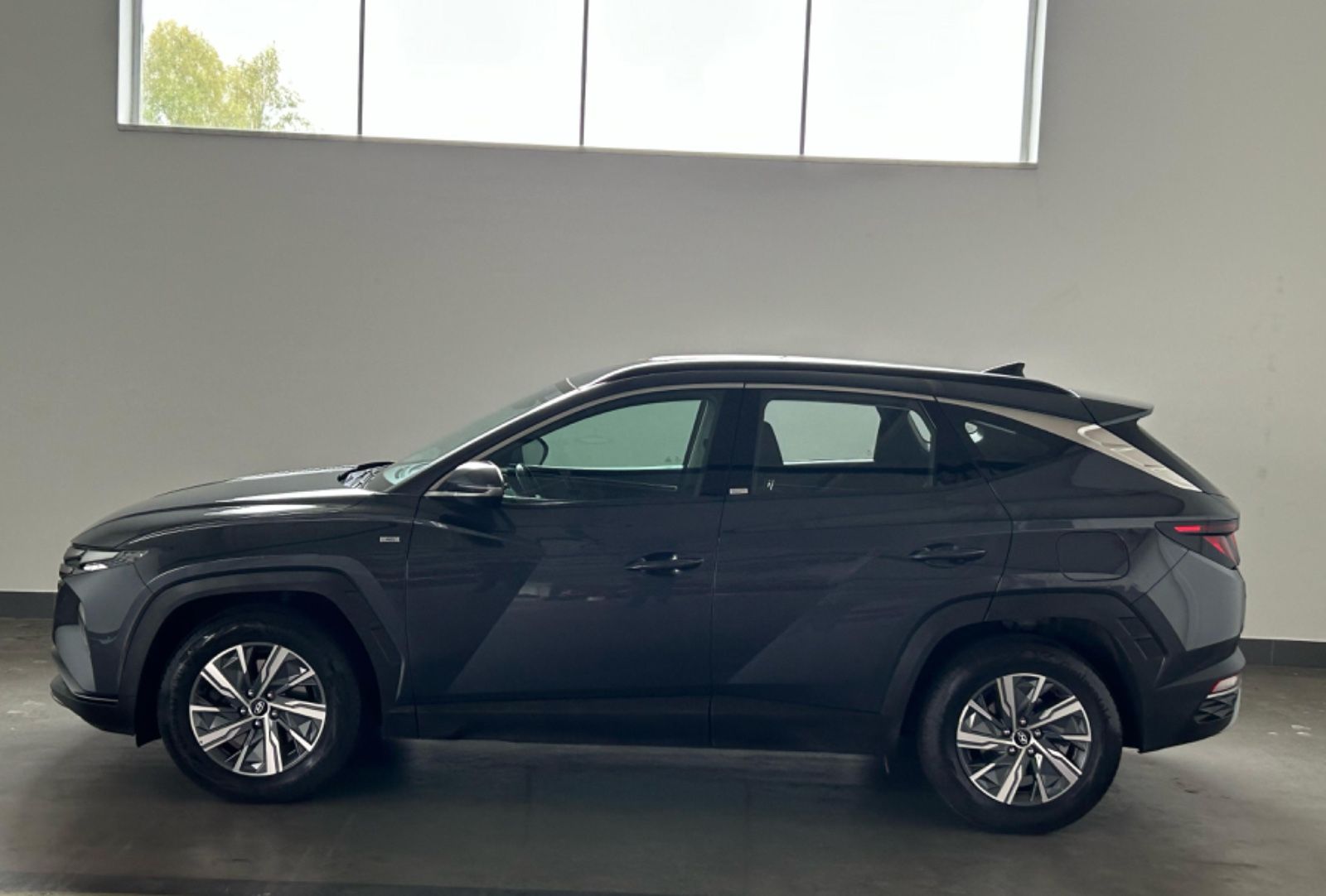 Hyundai Tucson - Samsaru's Car Outlet