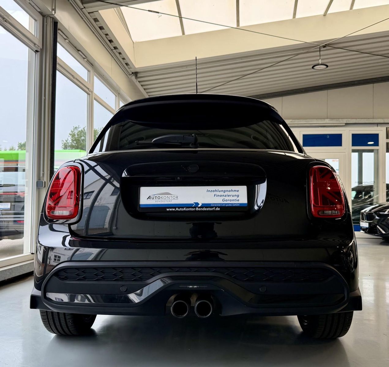 MINI Cooper S - Samsaru's Car Outlet