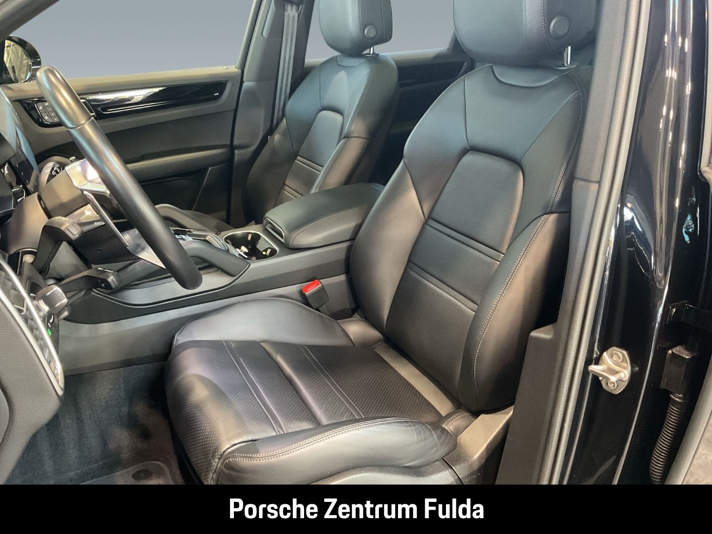 Porsche Cayenne E-Hybrid BOSE Panoramadach LED-Matrix