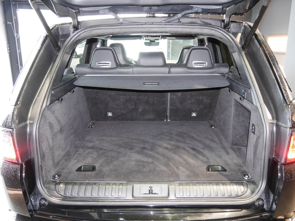 Range Rover Sport 5.0 SVR - Samsaru's Car Outlet