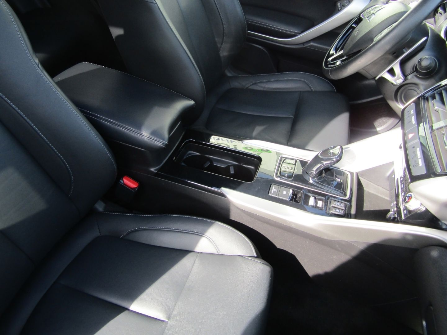 Mitsubishi Eclipse Cross PHEV Top 2.4 LED AHK Tiefer Spoile