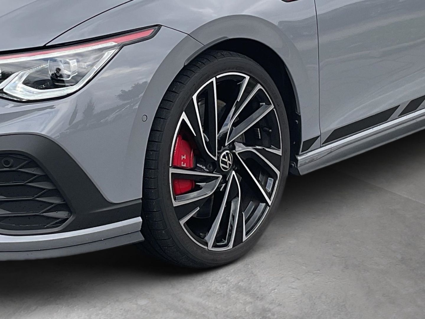 Volkswagen Golf 8 VIII Clubsport 2.0 TSI - Samsaru's Car Outlet