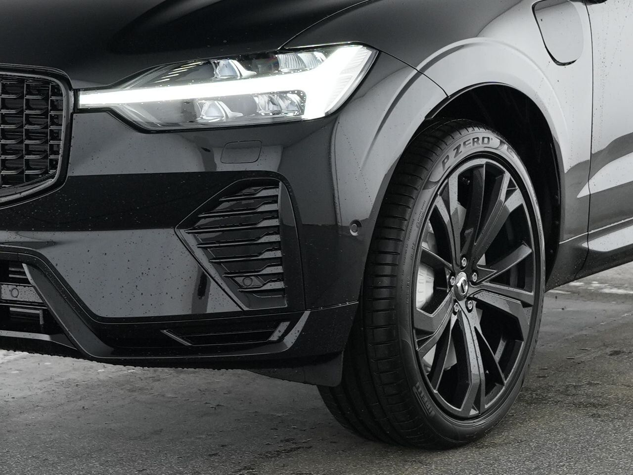 Volvo XC60 T6 AWD Ultra Black Ed. Plug-In |LED|NAVI|AH