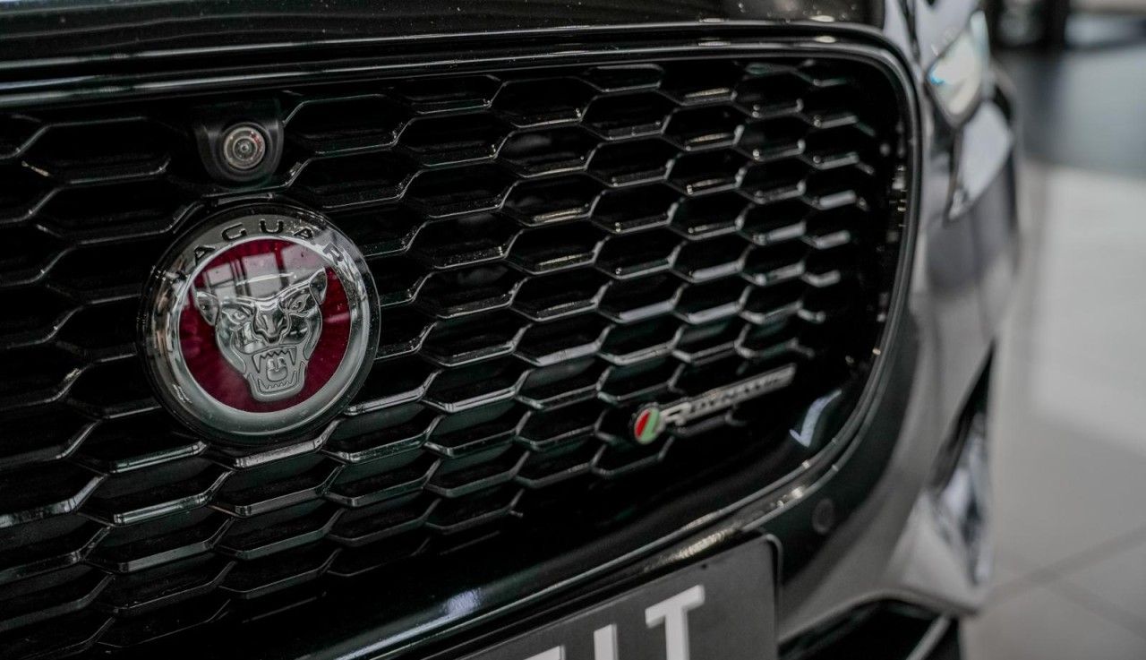 Jaguar XE 2.0 R-Dynamic Black AWD NAVI Matrix LED RFK
