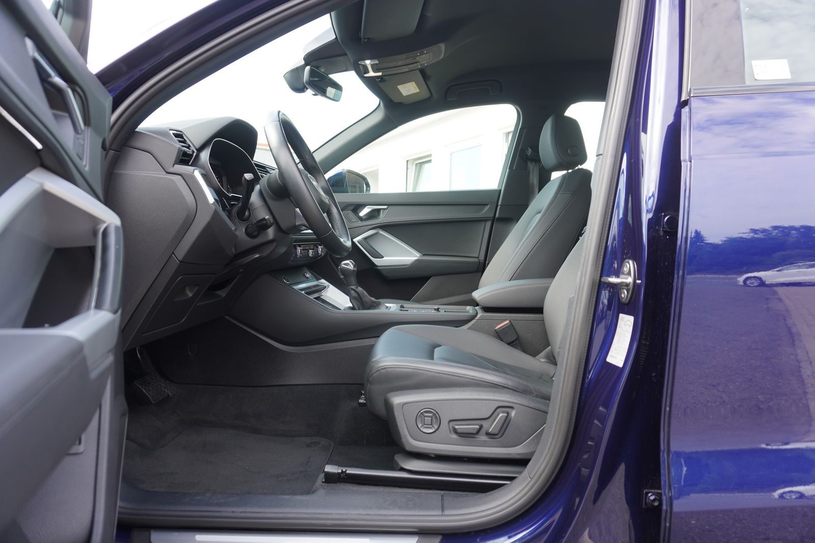Audi Q3 35 TDI quattro advanced - Samsaru's Car Outlet