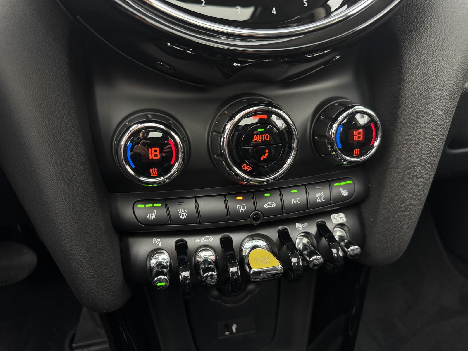 MINI Cooper SE - Samsaru's Car Outlet
