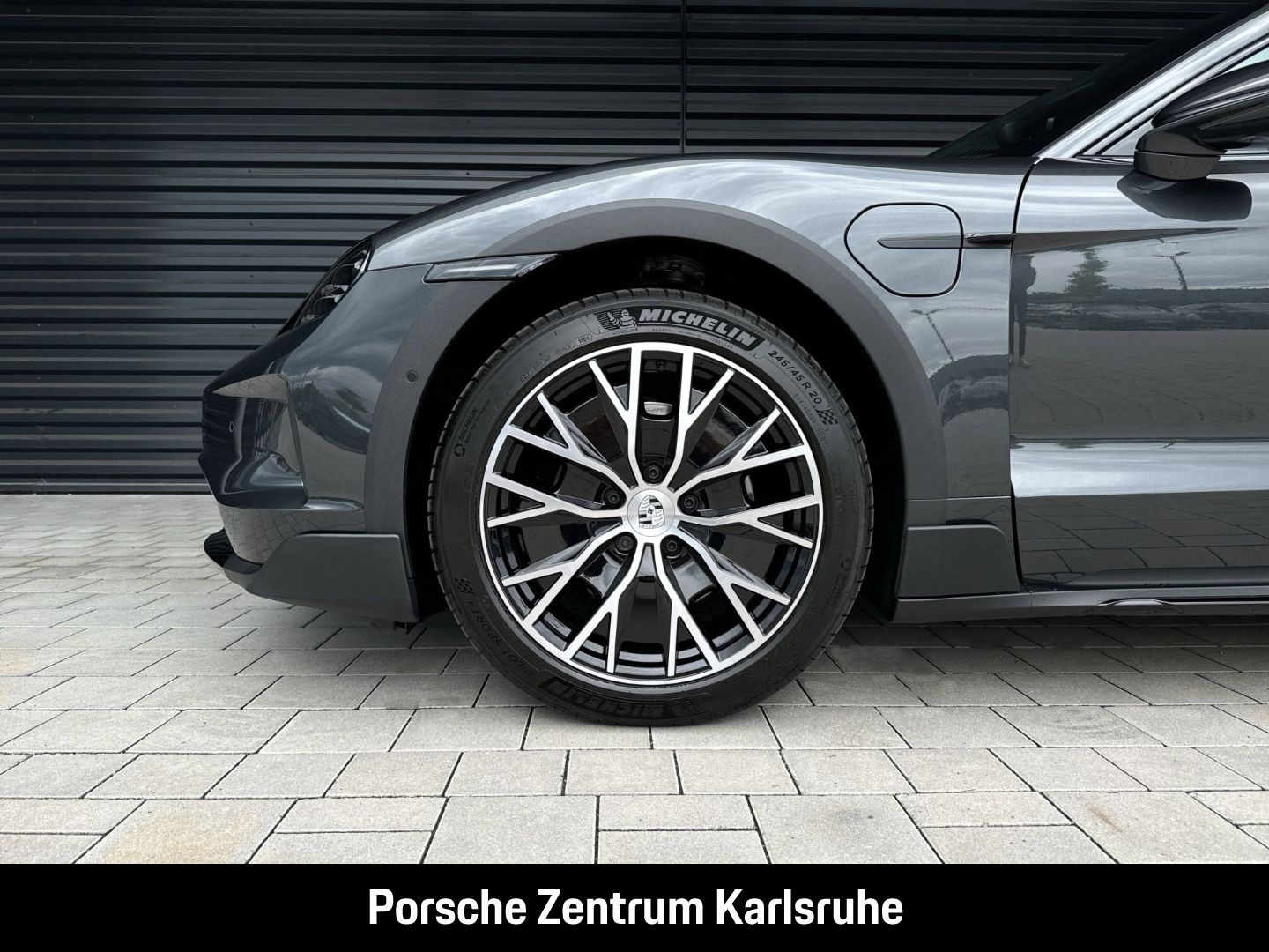 Porsche Taycan 4 Cross Turismo Offroad HA-Lenkung InnoDr