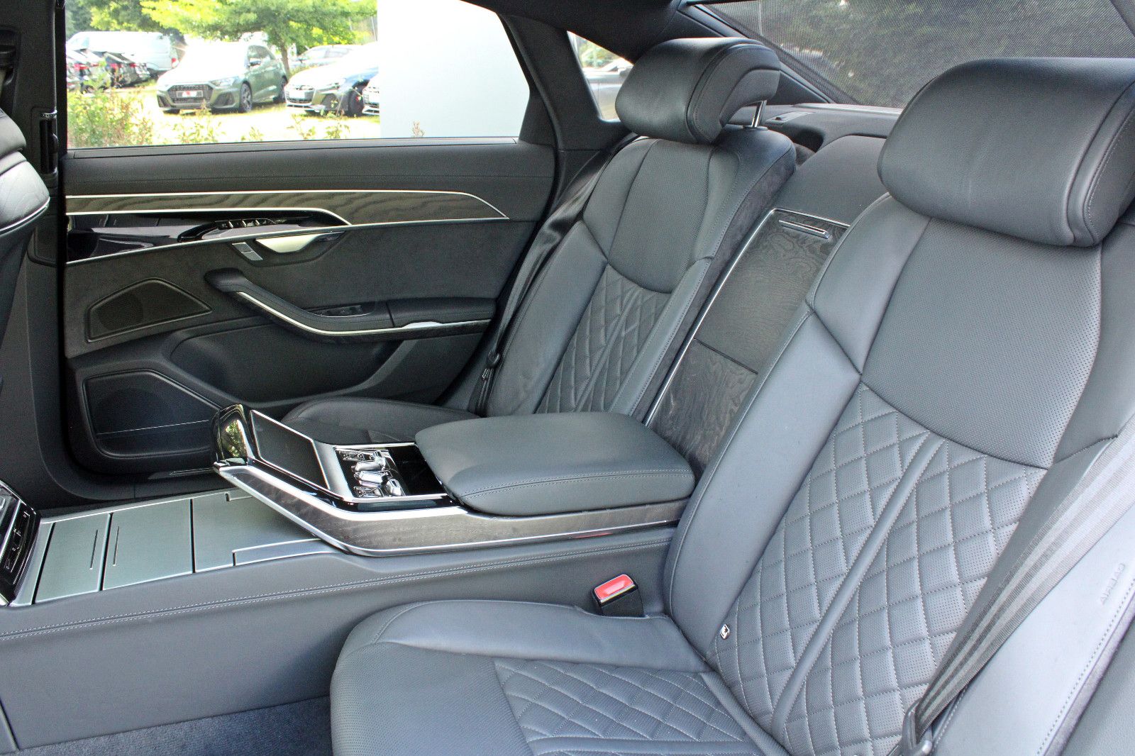 Audi A8 Lang 50TDI S LINE BLACK - Samsaru's Car Outlet