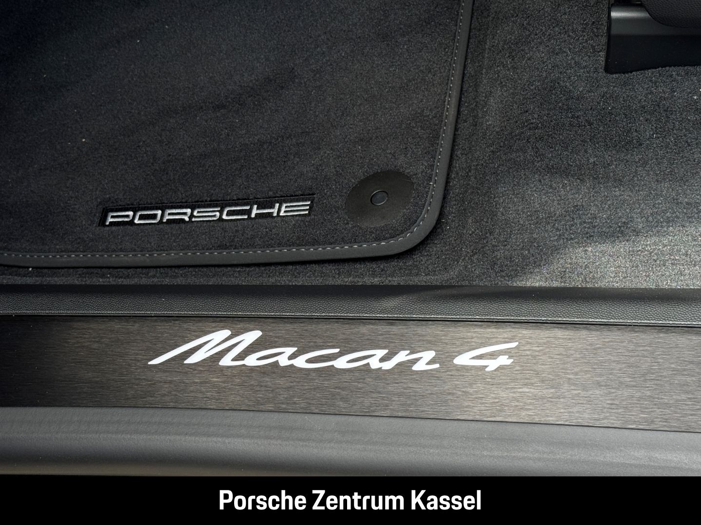 Porsche Macan Electric 4 Matrix LED