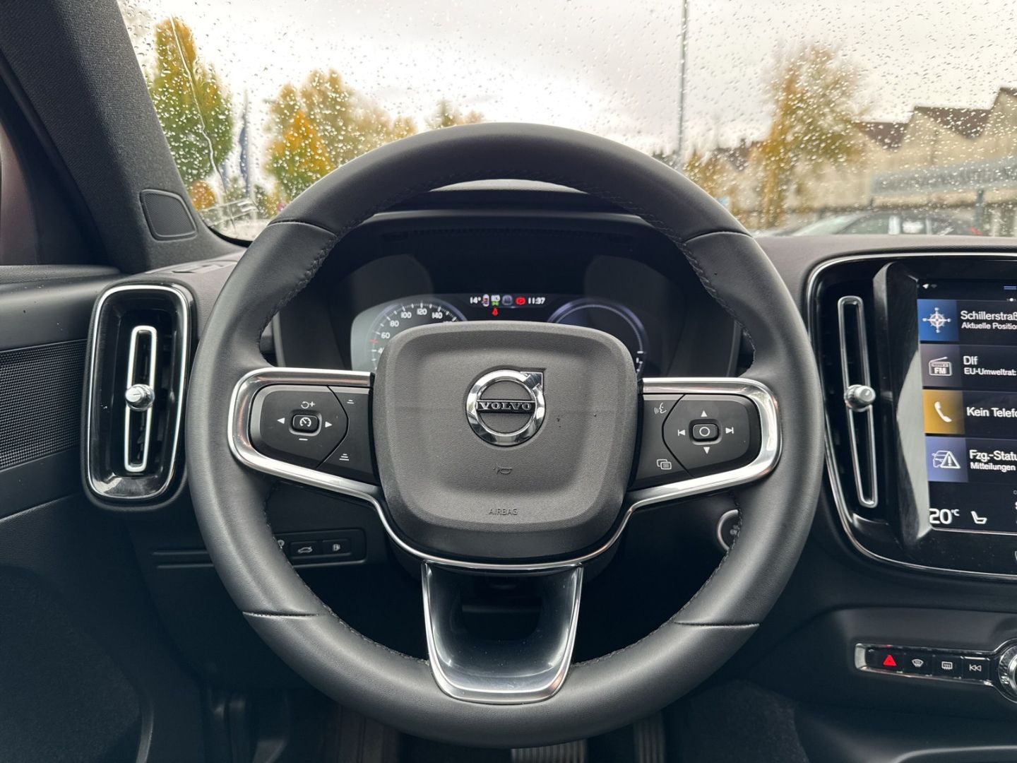 Volvo XC40 Core Recharge Plug-In Hybrid 2WD StandHZG A