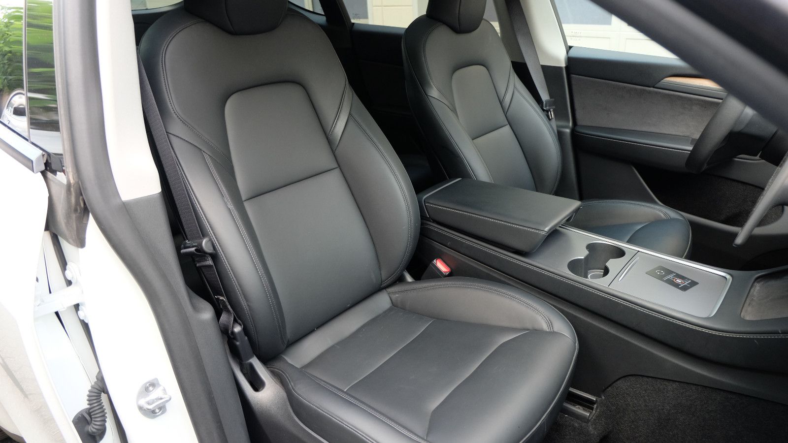 Tesla Model Y Long Range Dual AWD