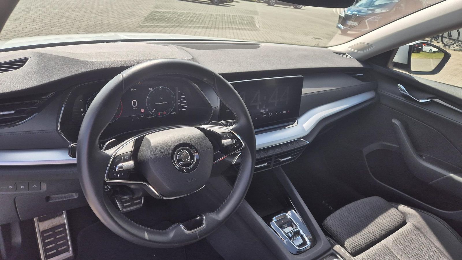 Skoda Octavia Combi 2.0 TDI Clever - Samsaru's Car Outlet