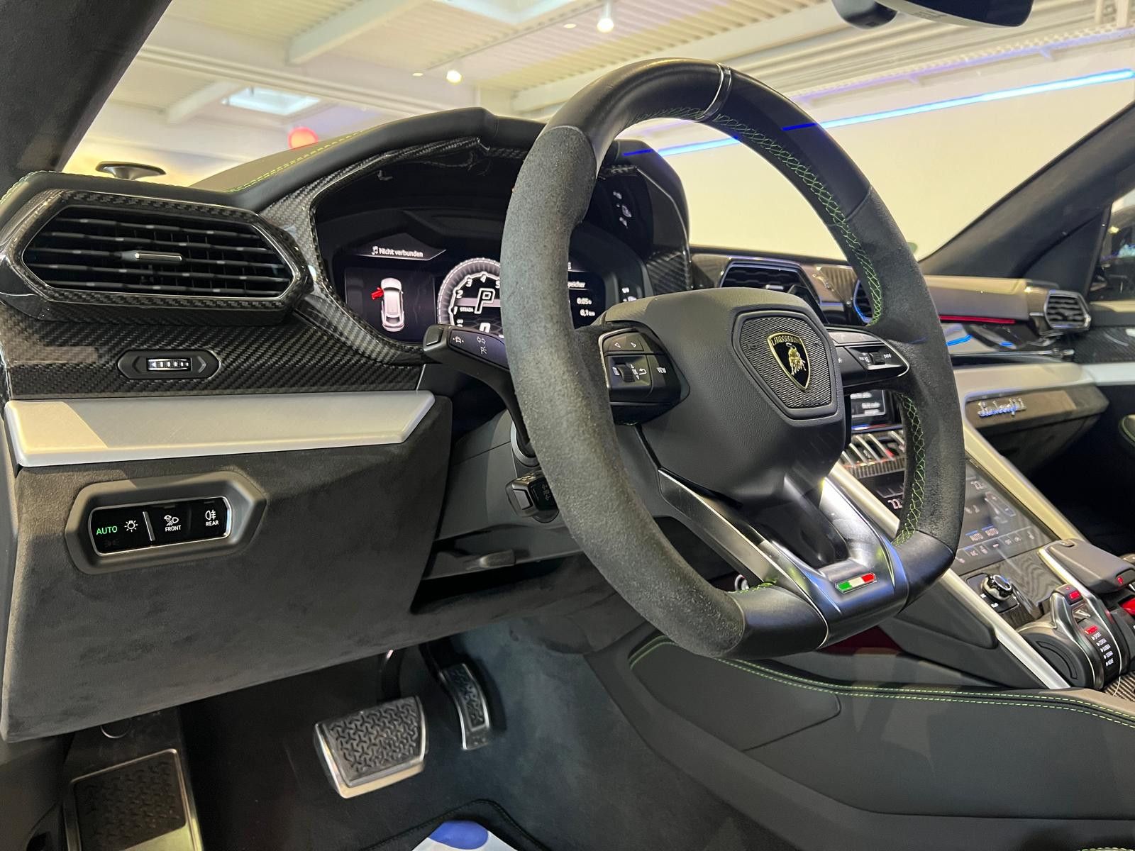 Lamborghini Urus *Großes Carbon Paket*Akrapovic*Garantie
