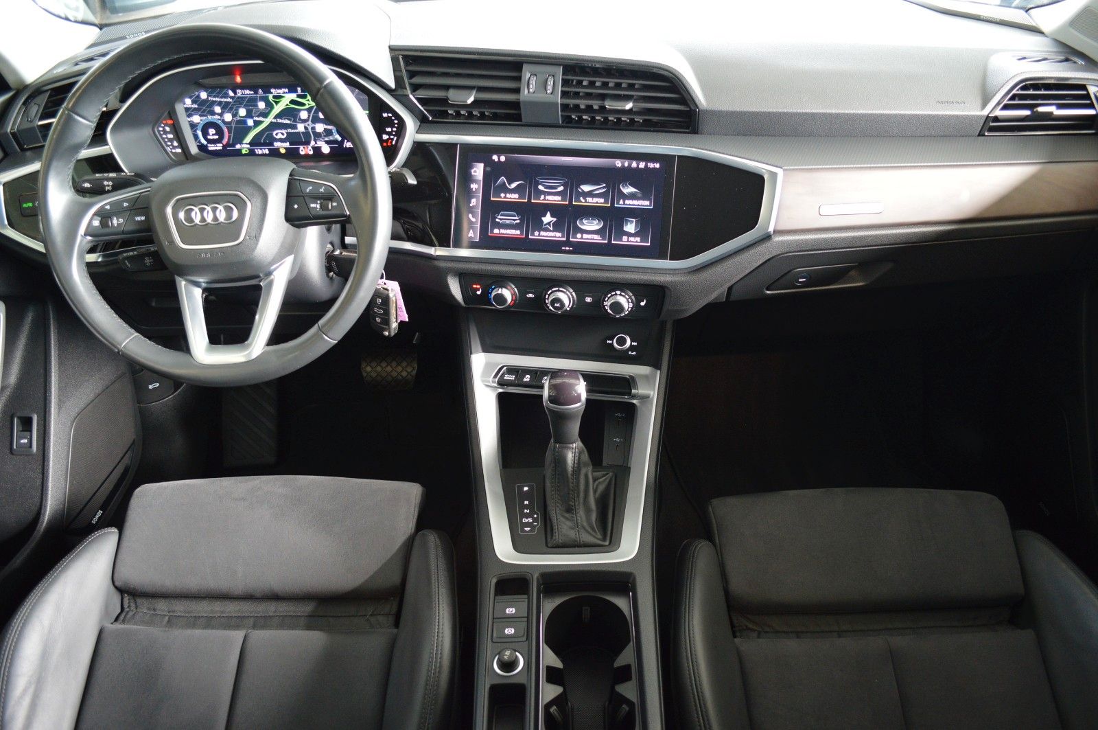 Audi Q3 35 TDI quattro - Samsaru's Car Outlet