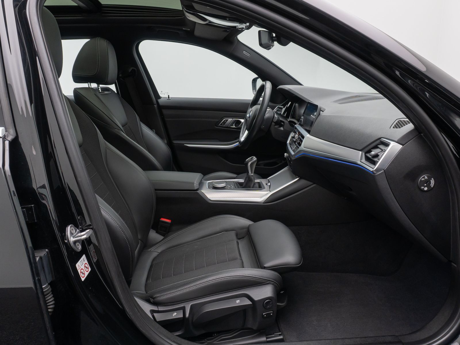 BMW 320d Sport Line - Samsaru's Car Outlet