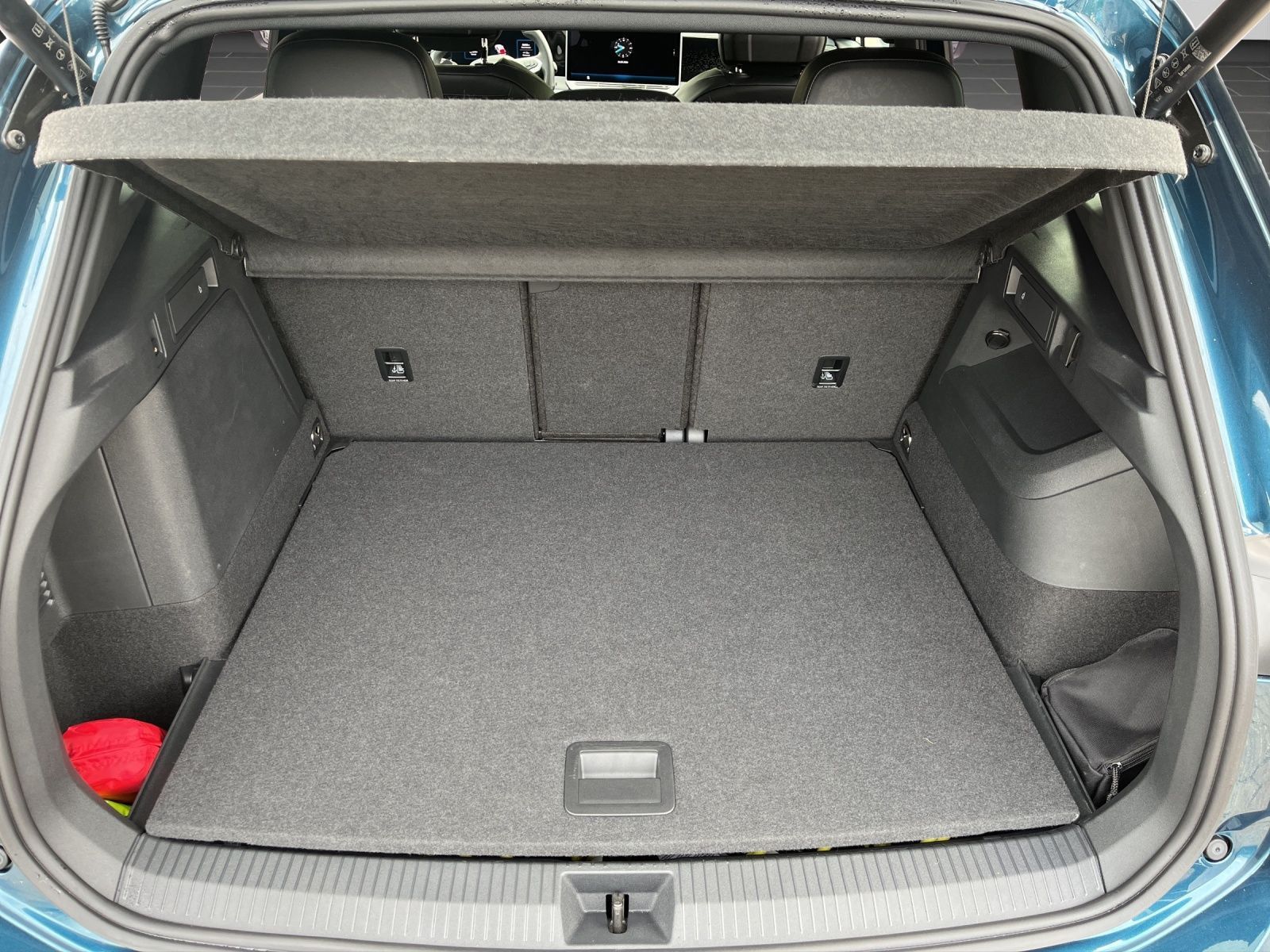 Volkswagen Tiguan R-Line 1.5 eHybrid PANO HD-MATRIX AHK 360