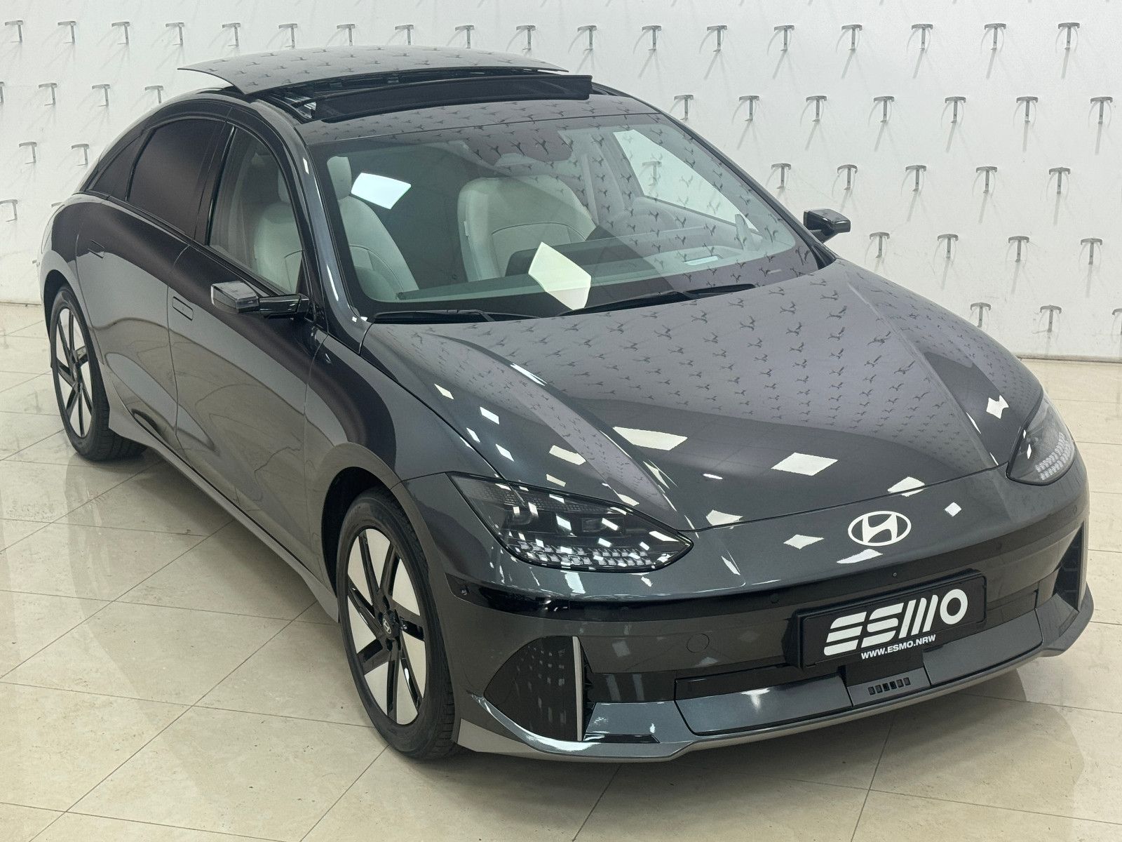 Hyundai IONIQ 6 77,4kWh 325ps 4WD Uniq PANO & DIGI NON