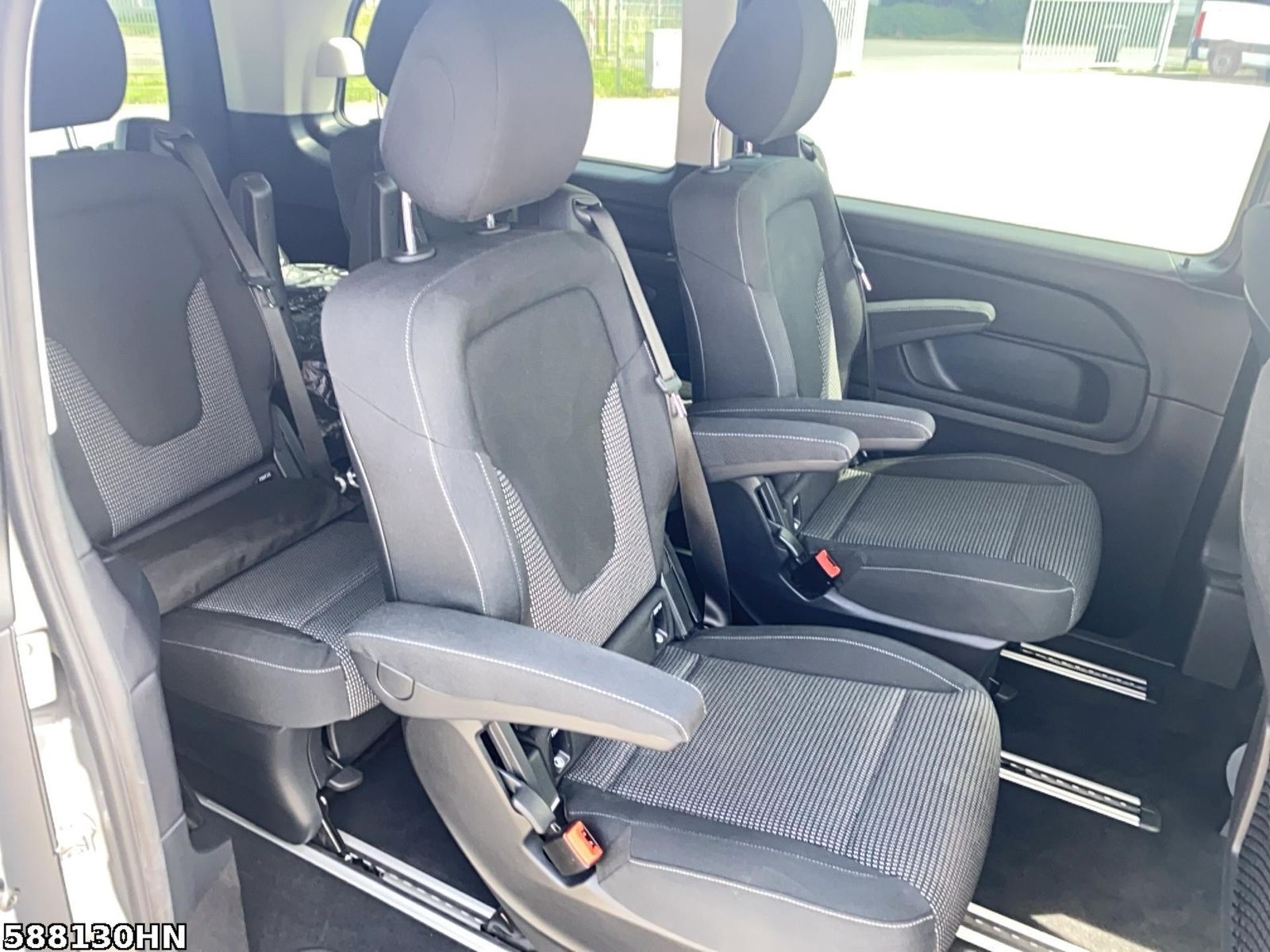 Mercedes-Benz V 220 ED - Samsaru's Car Outlet