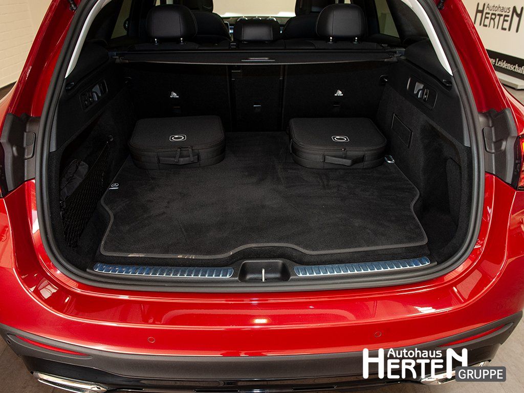 Mercedes-Benz GLC 300 de 4M+AMG+NIGHT+PANO+360°+AHK+AIRMATIC
