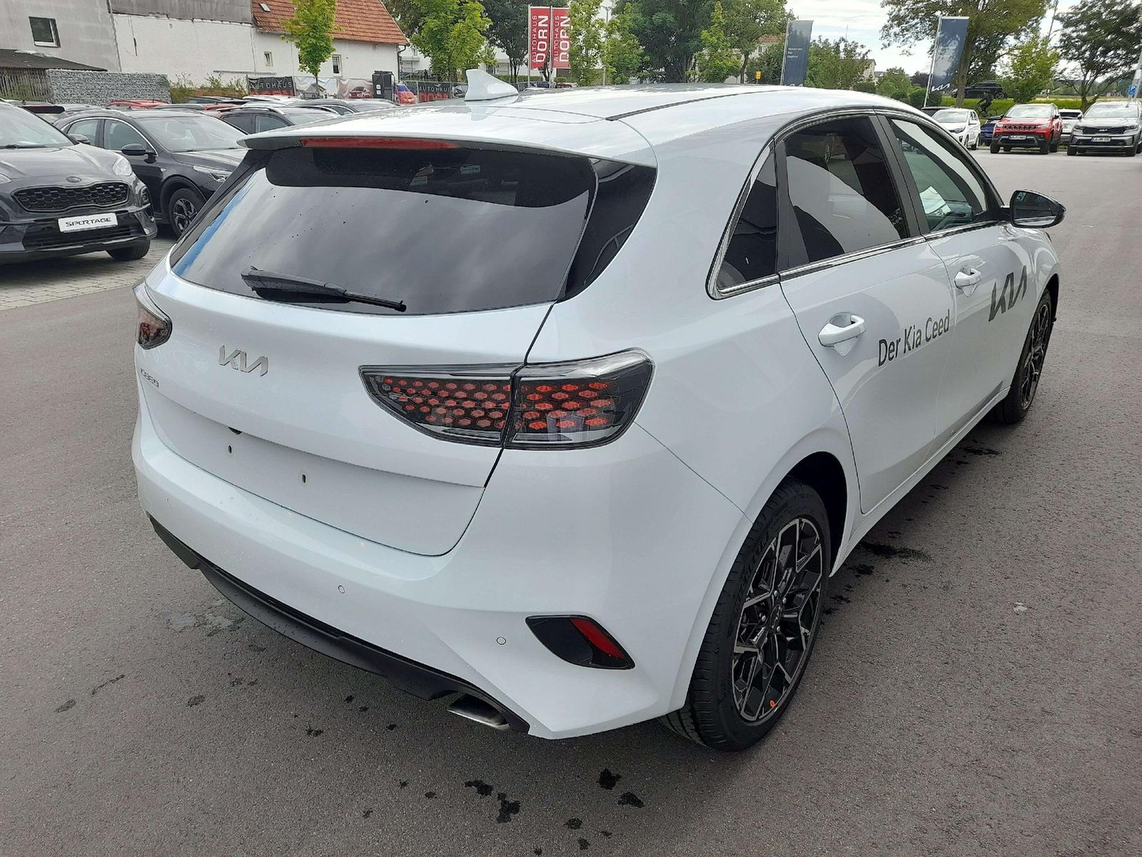 Kia Ceed Nightline 1.0T 48V DCT - Samsaru's Car Outlet