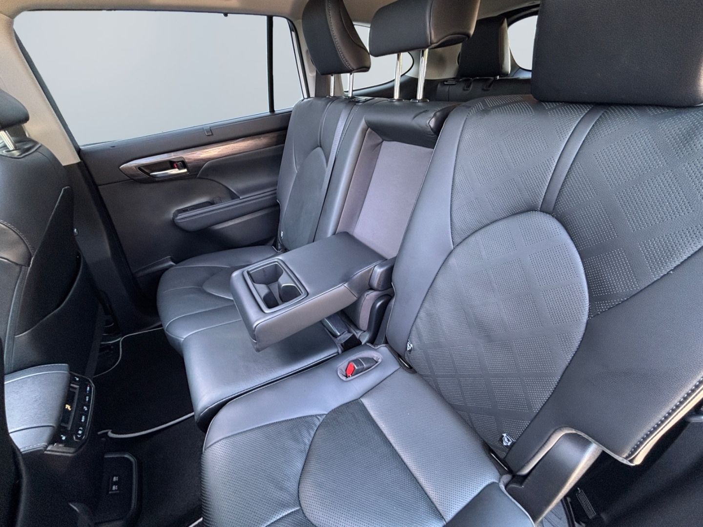 Toyota Highlander 2.5 Hybrid Luxury *7-Si*Pano*360°*JBL