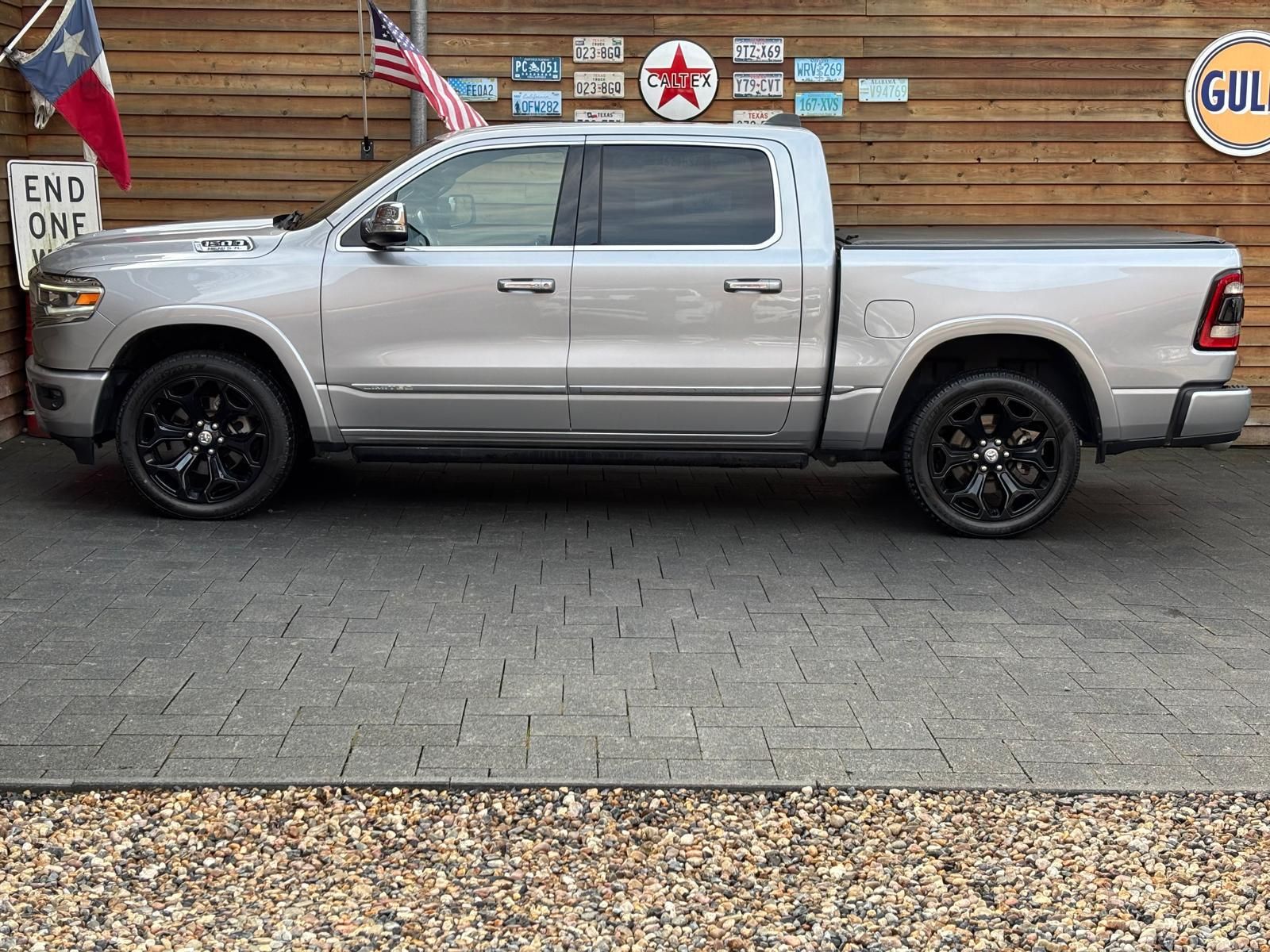 Dodge RAM 1500 5,7 Limited 4x4 LED Pano AHK Memory LPG