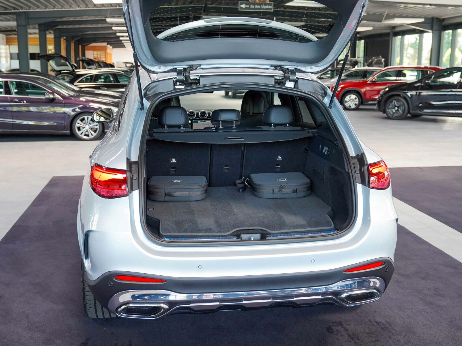 Mercedes-Benz GLC 300 de 4M AMG Line - Samsaru's Car Outlet