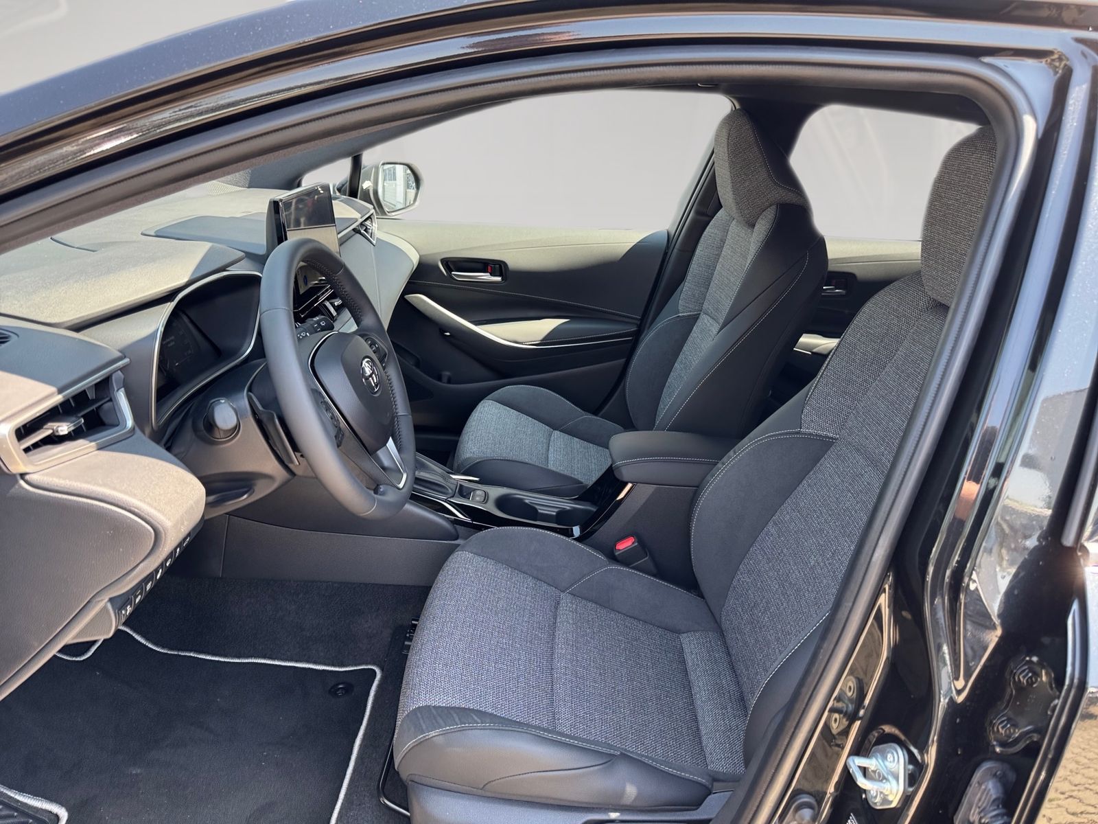 Toyota Corolla 2.0 l Hybrid TS Teamplayer mit Technik-