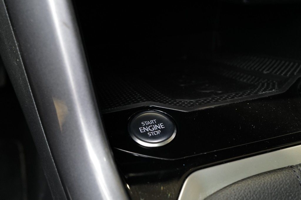 Volkswagen T-Roc 1.5TSI DSG Style - Samsaru's Car Outlet