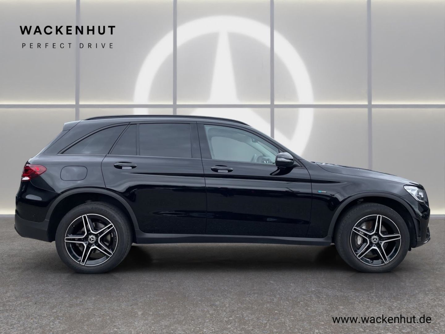 Mercedes-Benz GLC 300 e 4M AMG - Samsaru's Car Outlet