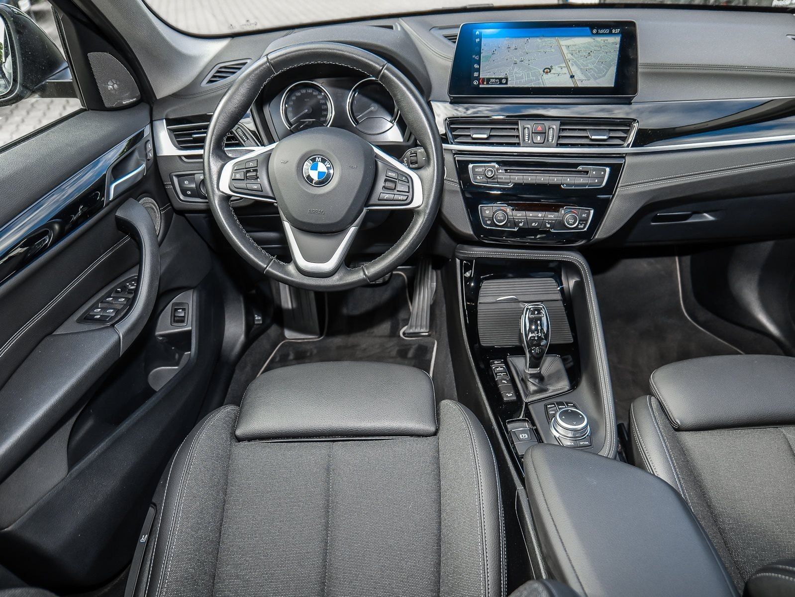 BMW X1 xDrive20i Sport Line - Samsaru's Car Outlet