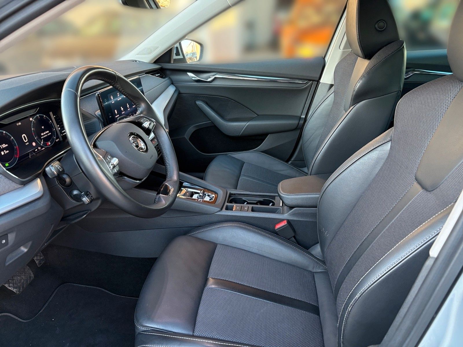 Skoda Octavia Combi 1.4 TSI iV DSG First Edition - Samsaru's Car Outlet