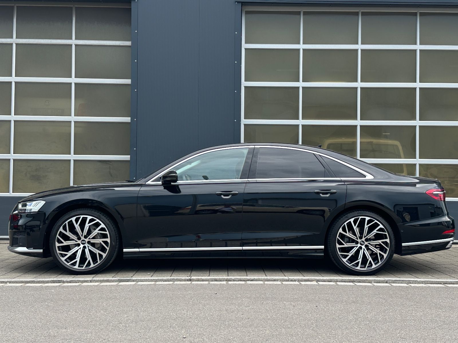 Audi A8 50 TDI SPORT - Samsaru's Car Outlet