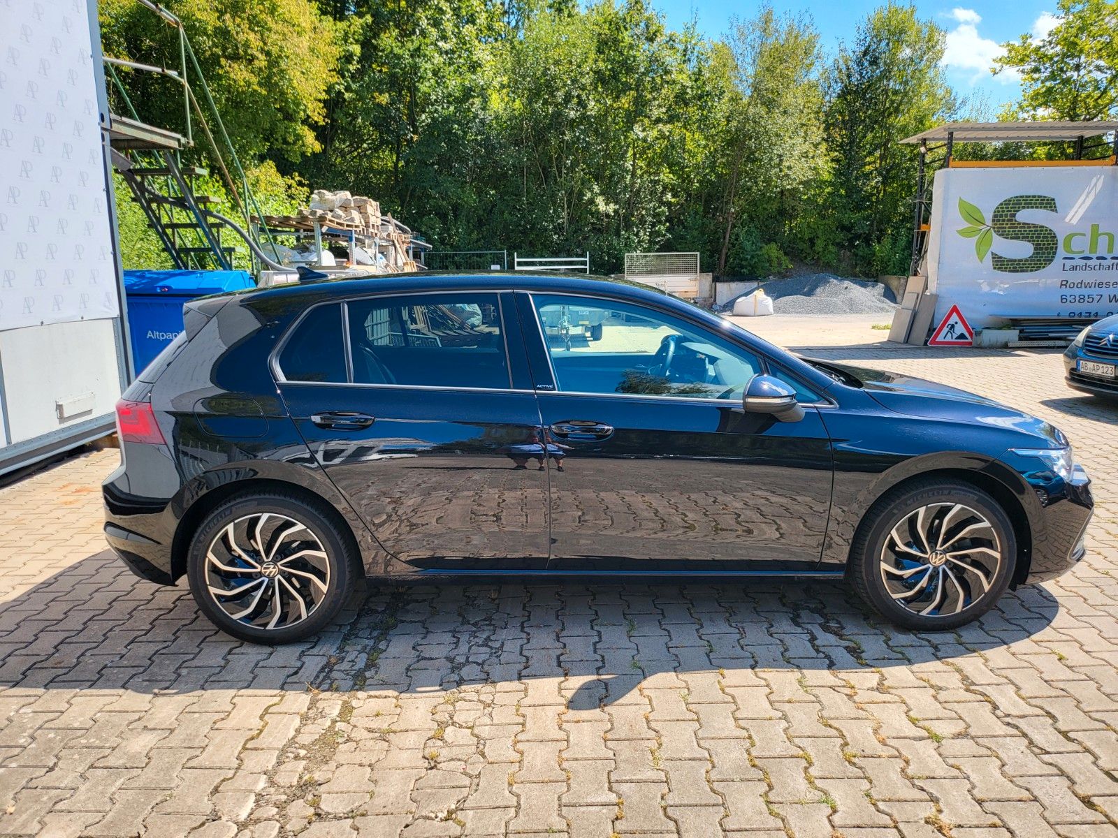 Volkswagen Golf VIII Lim. Active eTSI - Samsaru's Car Outlet