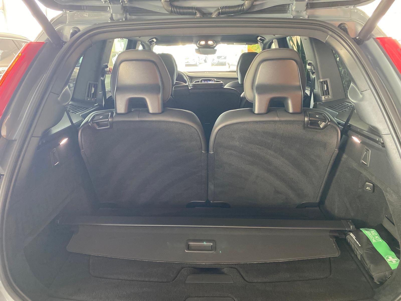 Volvo XC90 T8 Twin Engine Plug-In Hybrid AWD Plus Dark