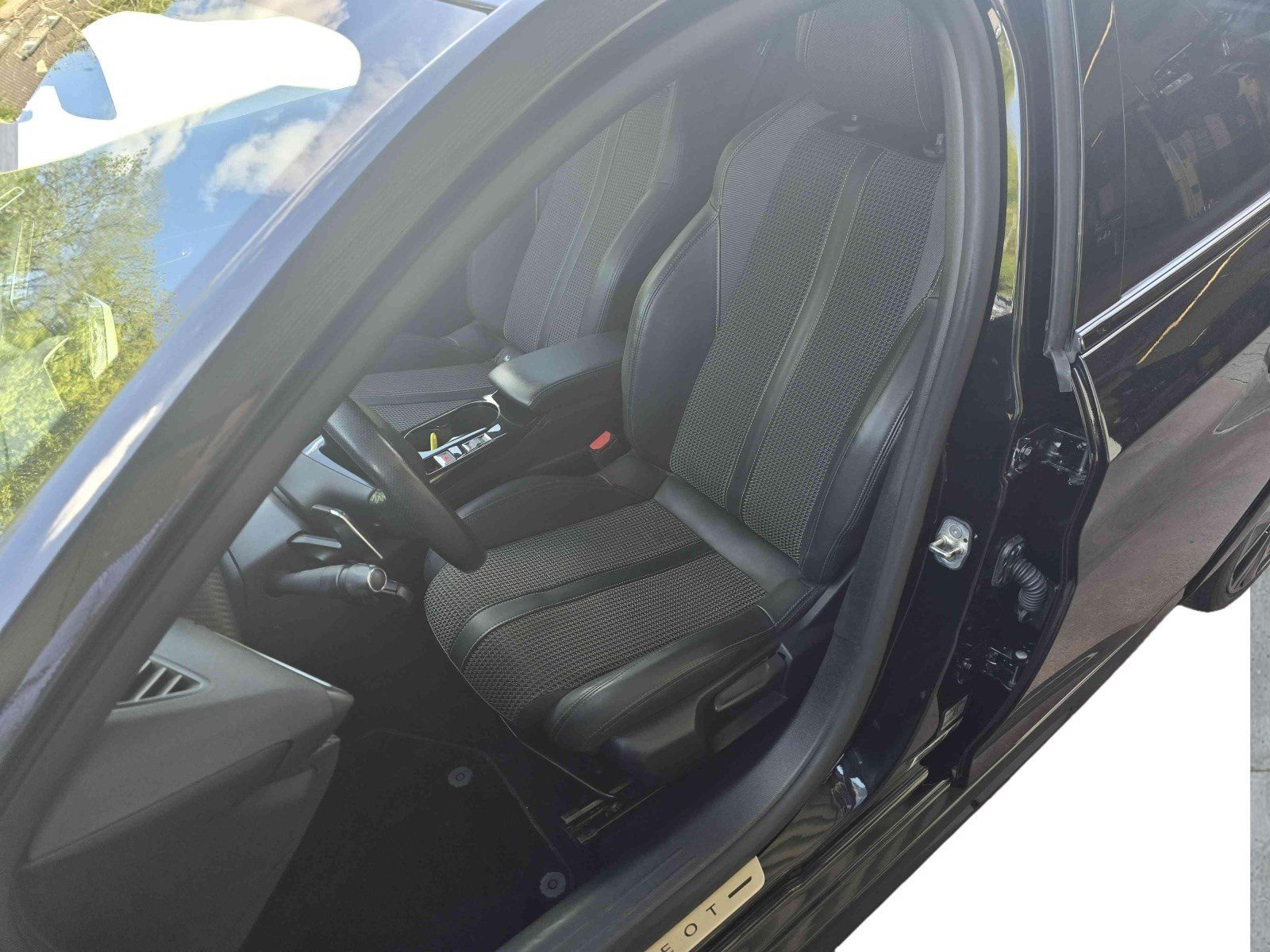 Peugeot 208 GT - Samsaru's Car Outlet