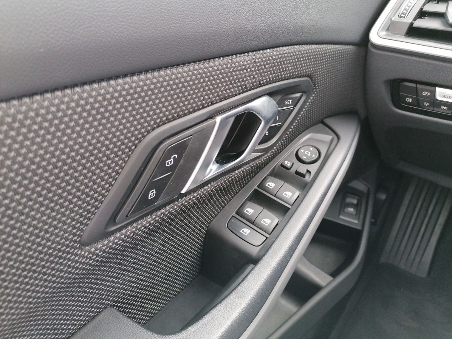 BMW 320 i Touring - Samsaru's Car Outlet