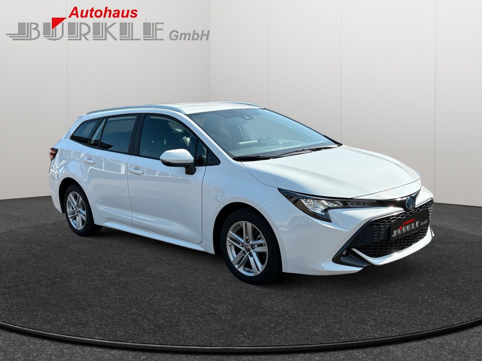 Toyota Corolla Touring Sports Hybrid Business Edition - Samsaru's Car Outlet