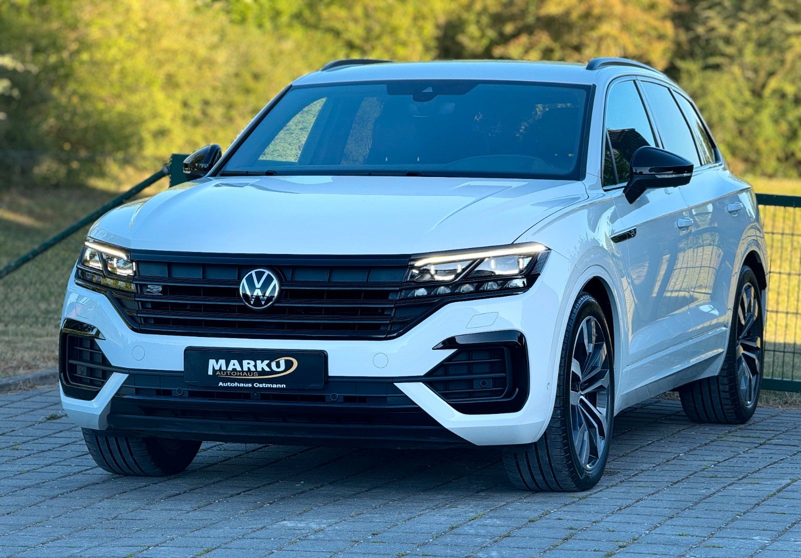 Volkswagen Touareg R-Line 4Motion - Samsaru's Car Outlet