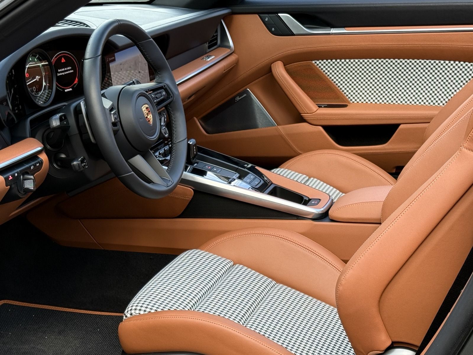 Porsche 992 911  Turbo S Cabriolet HERITAGE DESIGN*SPORT