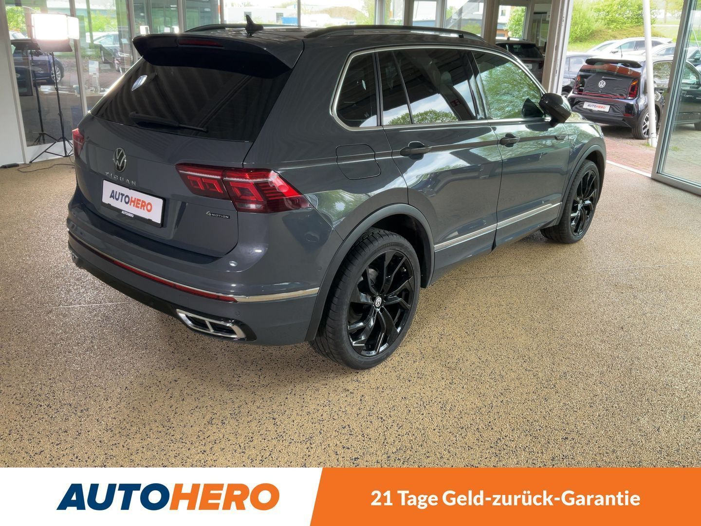 Volkswagen Tiguan 2.0 TDI R-Line 4Motion - Samsaru's Car Outlet