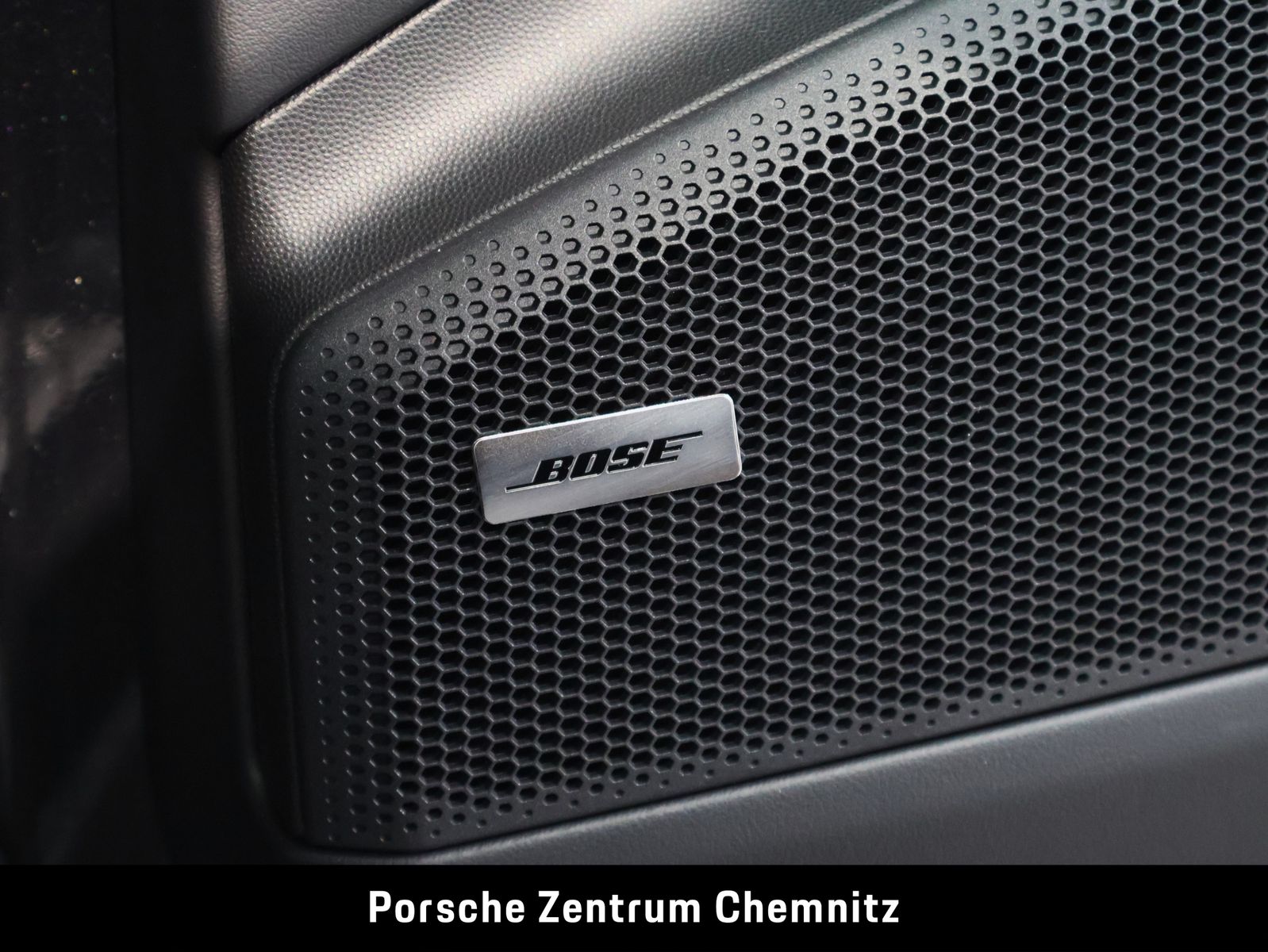 Porsche Macan 4S Electric Luft;AHZV;Pano;BOSE;Matrix-LED