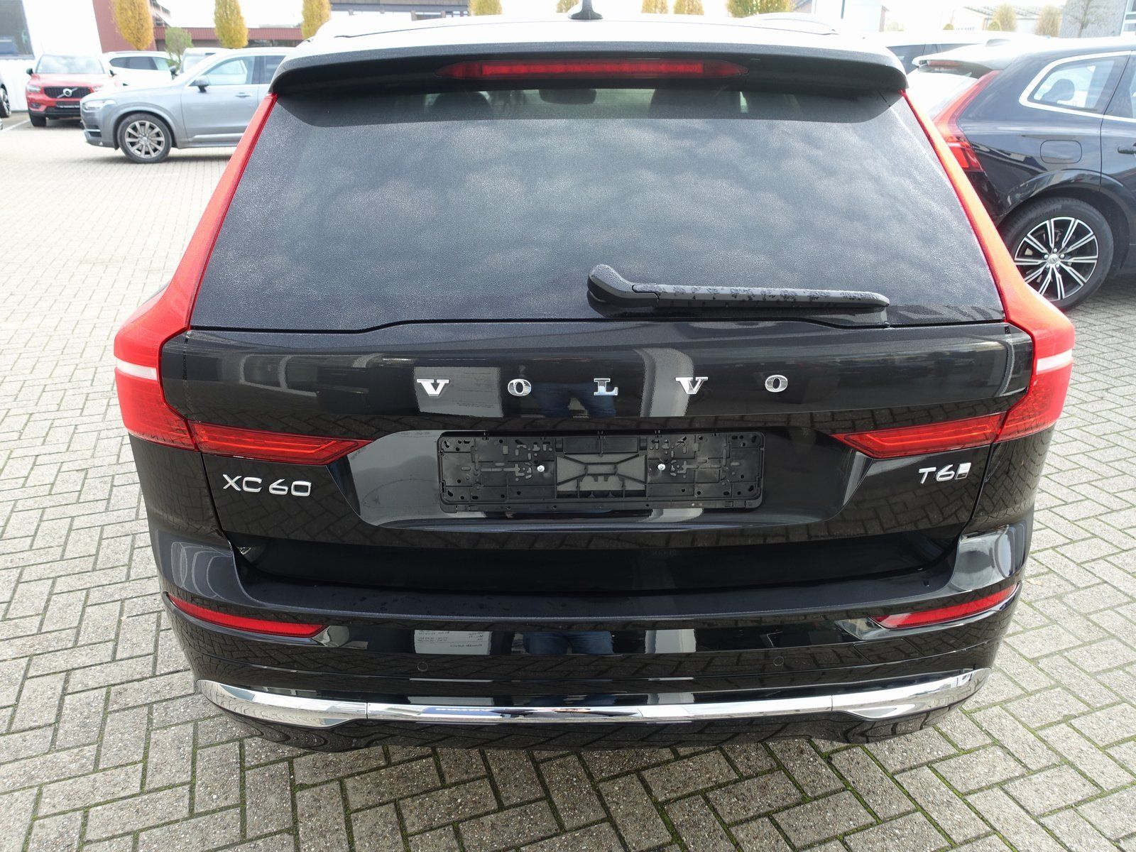 Volvo XC60 Plus T6 AWD/H&K/360°/FourC/AHK/Pano/BLIS
