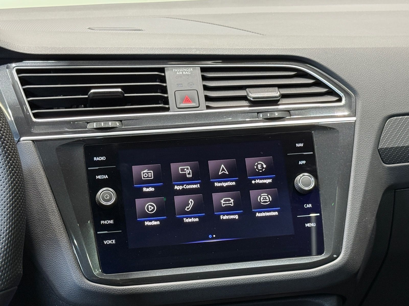 Volkswagen Tiguan R-Line 1.4 TSI eHybrid - Samsaru's Car Outlet