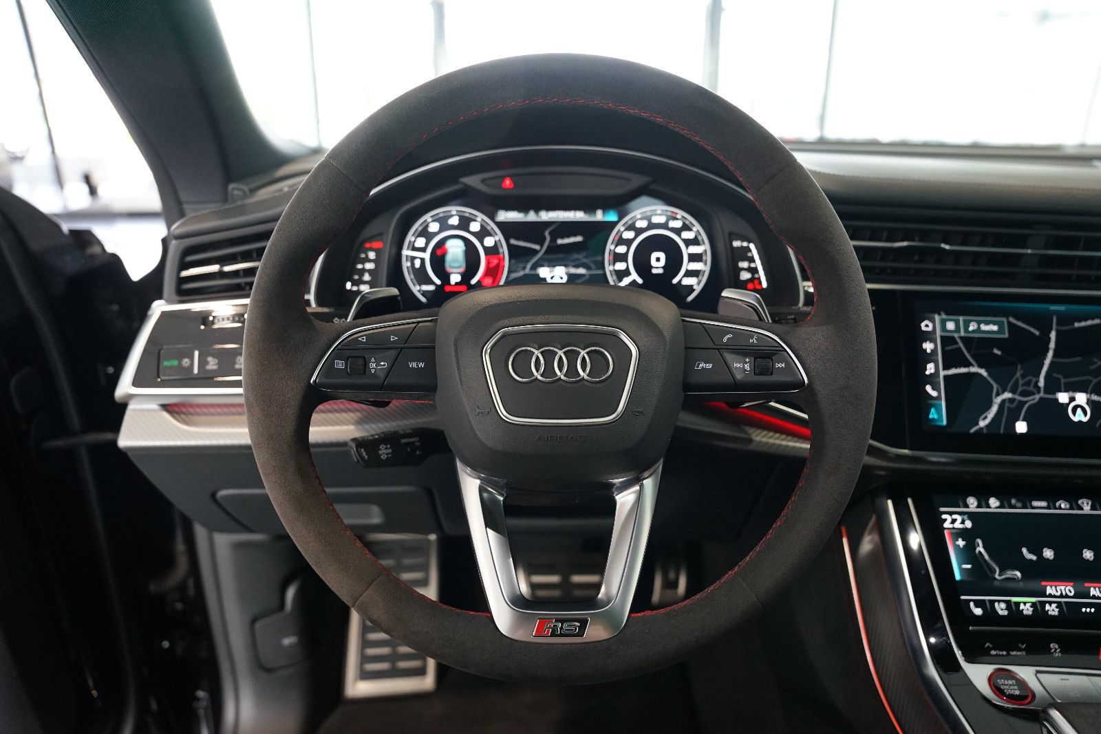 Audi RSQ8 | HuD | Keramik | Pano | 305 km/h | 23"