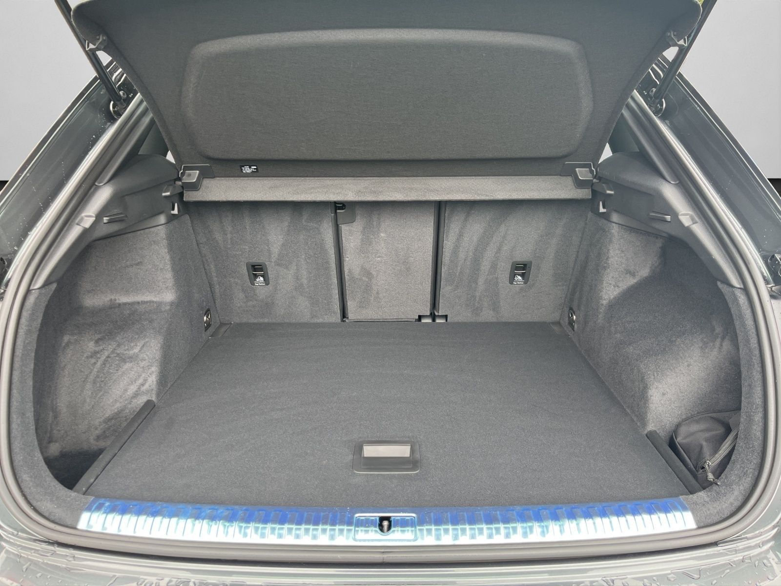 Audi Q3 S line 40 TDI S-TRONIC - Samsaru's Car Outlet
