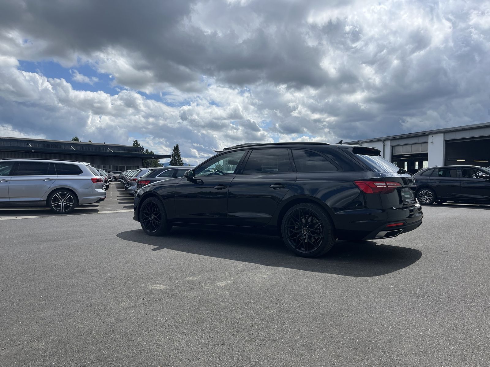 Audi A4 Avant 35 2.0 TFSI S-Line Optik Blackline - Samsaru's Car Outlet