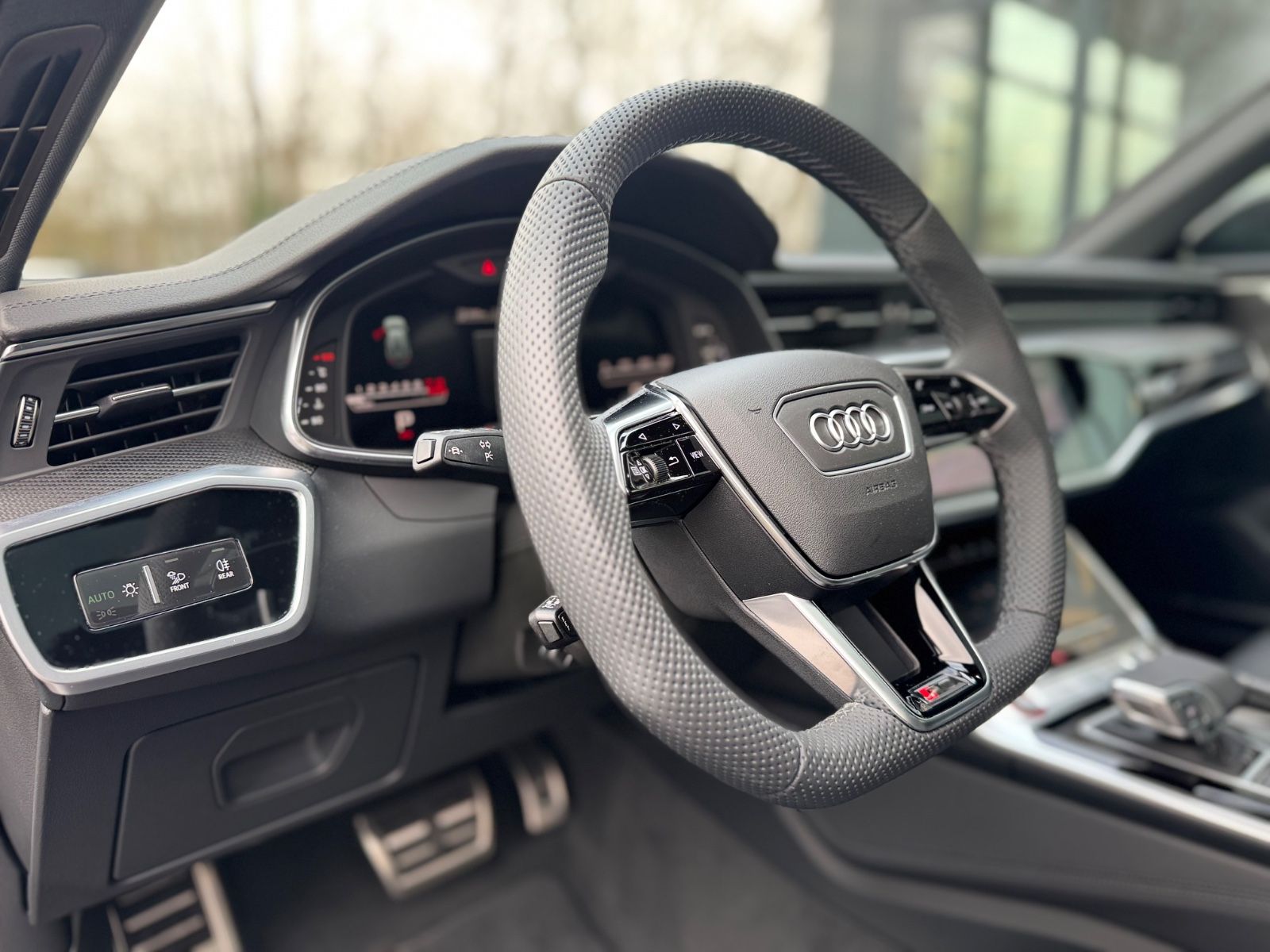 Audi RS6 AVANT QUATTRO PERFORMANCE*22.Z*CARBON*AHK*