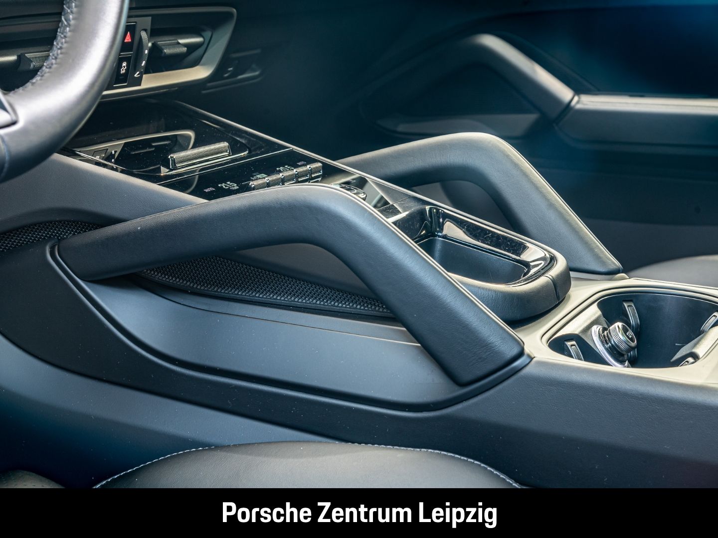 Porsche Cayenne E-Hybrid Coupe SportDesign HD-Matrix Inn